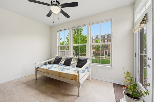 2014 Connecticut Ln, Franklin Park, PA 15143