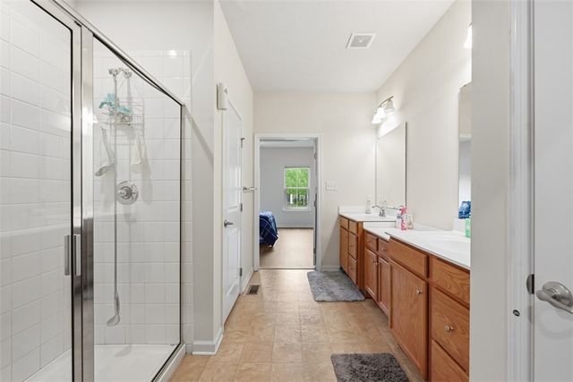 2014 Connecticut Ln, Franklin Park, PA 15143