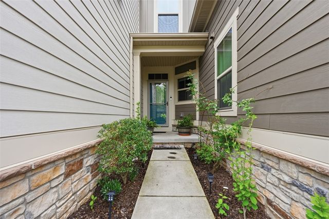 2014 Connecticut Ln, Franklin Park, PA 15143