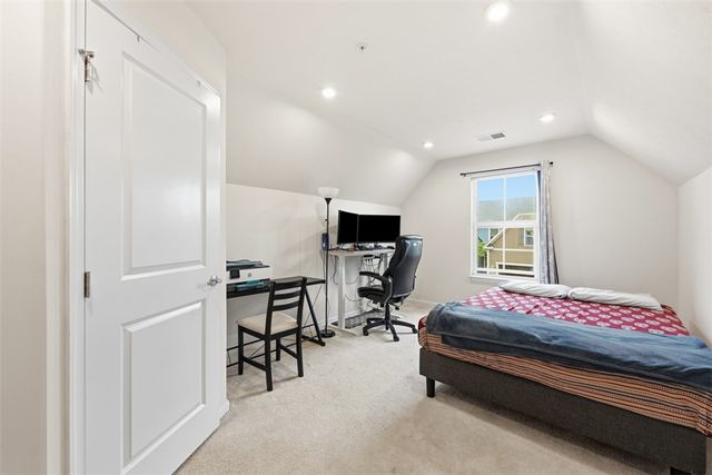 2014 Connecticut Ln, Franklin Park, PA 15143