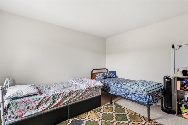 2014 Connecticut Ln, Franklin Park, PA 15143