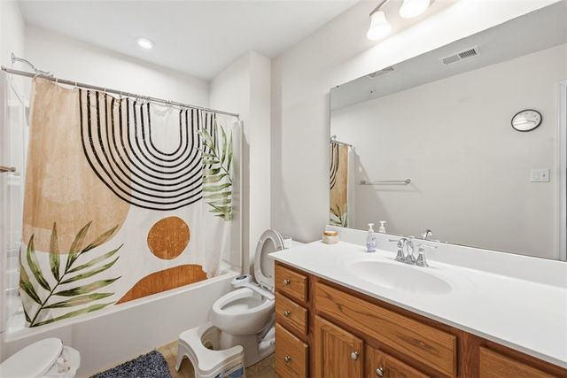 2014 Connecticut Ln, Franklin Park, PA 15143