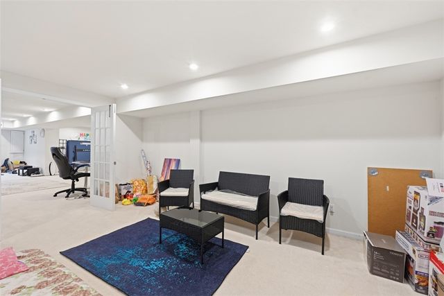 2014 Connecticut Ln, Franklin Park, PA 15143