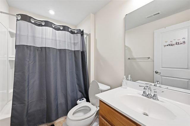2014 Connecticut Ln, Franklin Park, PA 15143