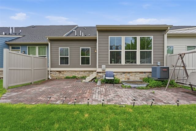 2014 Connecticut Ln, Franklin Park, PA 15143