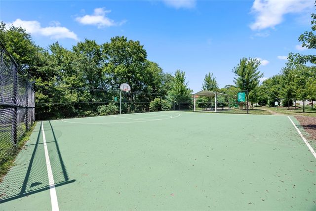 2014 Connecticut Ln, Franklin Park, PA 15143