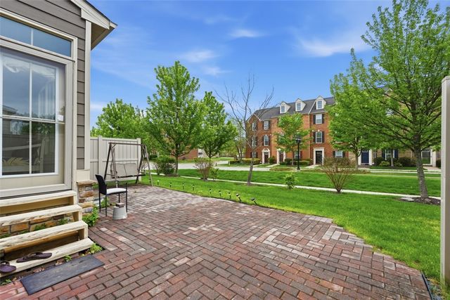 2014 Connecticut Ln, Franklin Park, PA 15143