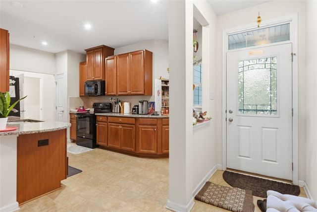 2014 Connecticut Ln, Franklin Park, PA 15143