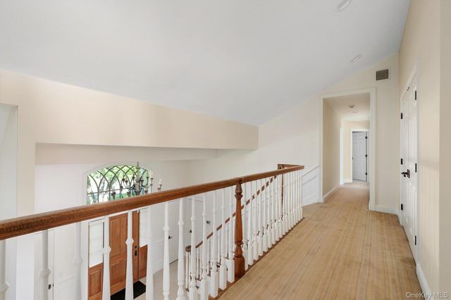 6 Maize Court, Melville, NY 11747
