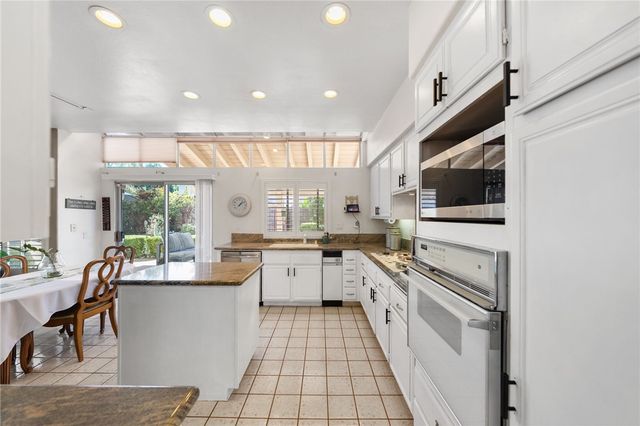 42154 Thoroughbred Lane, Murrieta, CA 92562