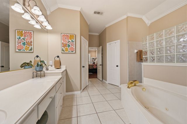 7805 Vineyard Court, North Richland Hills, TX 76182