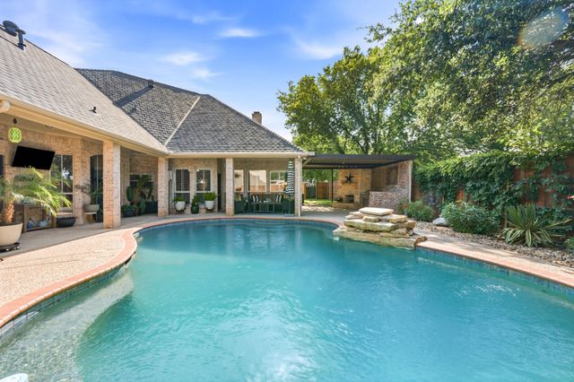 7805 Vineyard Court, North Richland Hills, TX 76182