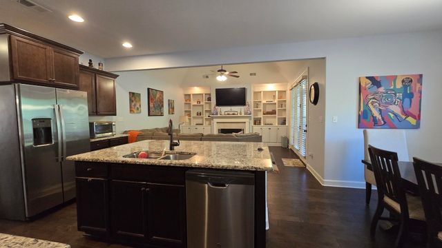 1306 GRANT PARK DR, Collierville, TN 38017