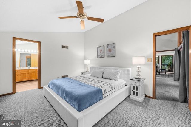 196 THE WOODS RD, Hedgesville, WV 25427
