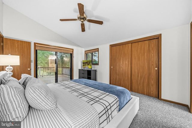 196 THE WOODS RD, Hedgesville, WV 25427