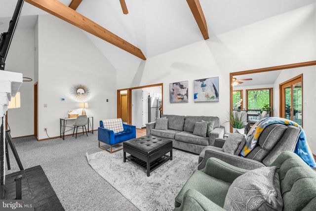 196 THE WOODS RD, Hedgesville, WV 25427