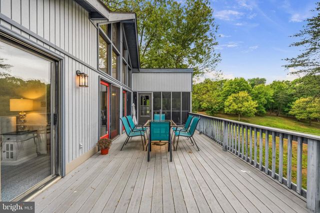 196 THE WOODS RD, Hedgesville, WV 25427