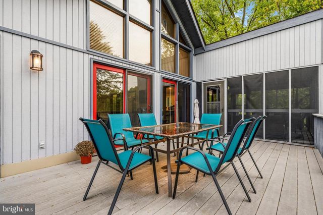 196 THE WOODS RD, Hedgesville, WV 25427