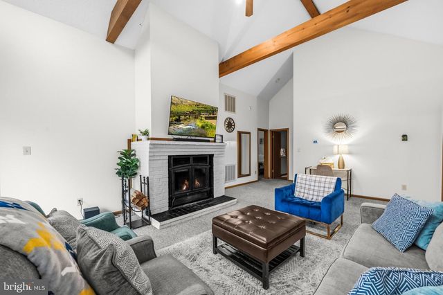 196 THE WOODS RD, Hedgesville, WV 25427