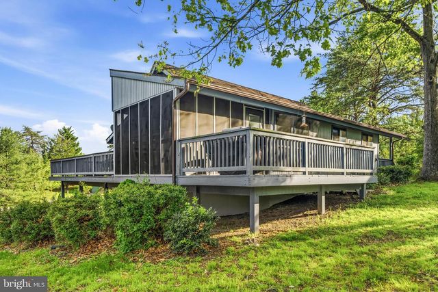 196 THE WOODS RD, Hedgesville, WV 25427