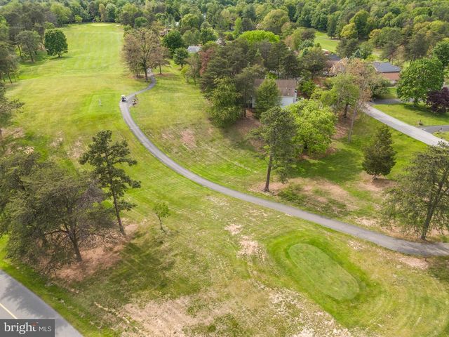 196 THE WOODS RD, Hedgesville, WV 25427