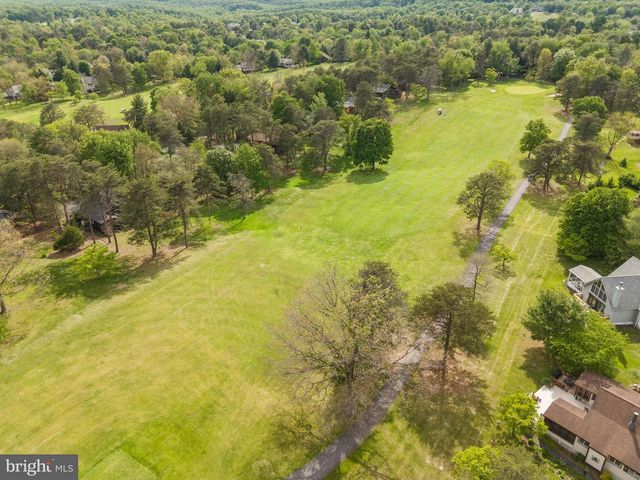 196 THE WOODS RD, Hedgesville, WV 25427