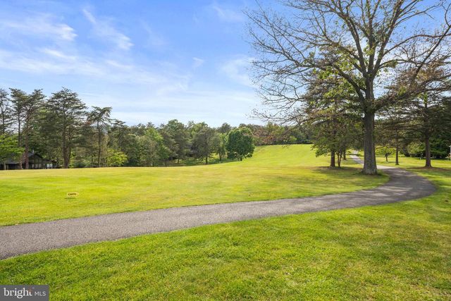 196 THE WOODS RD, Hedgesville, WV 25427