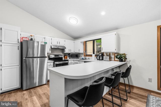 196 THE WOODS RD, Hedgesville, WV 25427