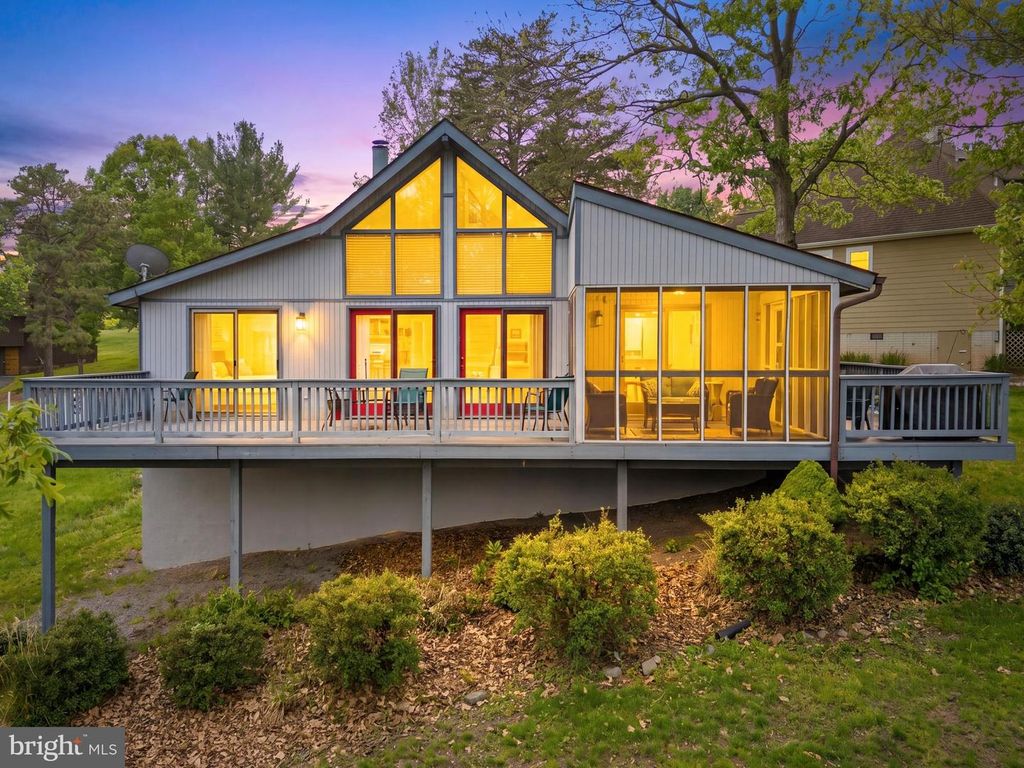 196 THE WOODS RD, Hedgesville, WV 25427