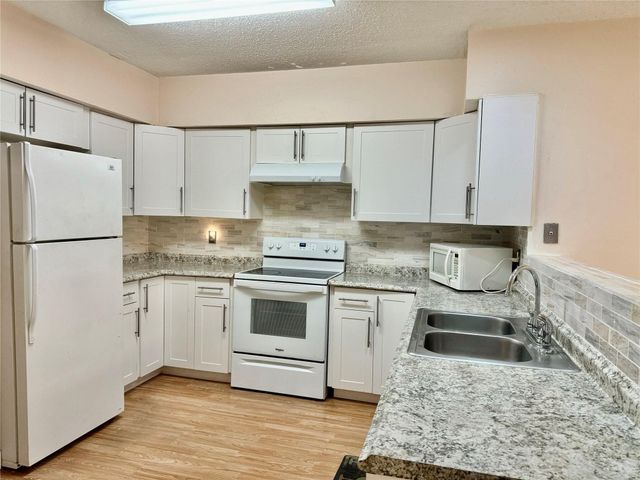 11461 NW 38th Street W, Coral Springs, FL 33065