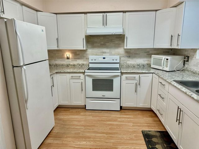 11461 NW 38th Street W, Coral Springs, FL 33065