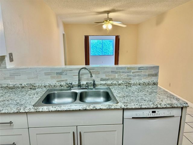 11461 NW 38th Street W, Coral Springs, FL 33065