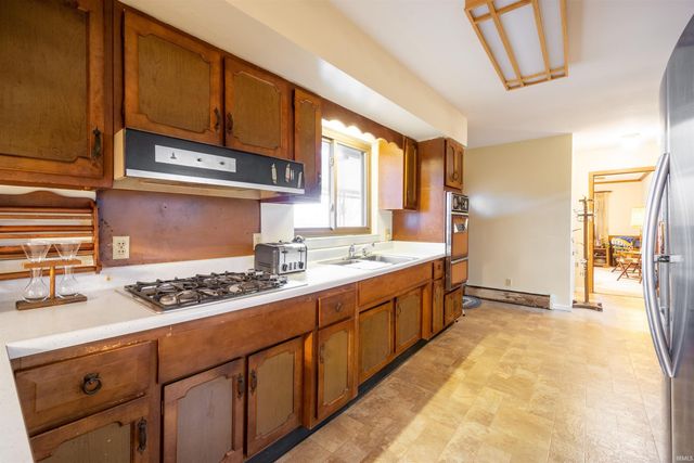 5808 S Delmar Road, Marion, IN 46953