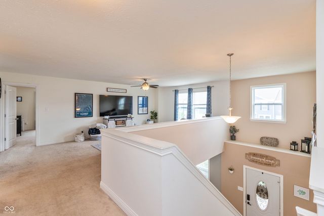 4674 Maplelawn Drive, Columbus, IN 47203