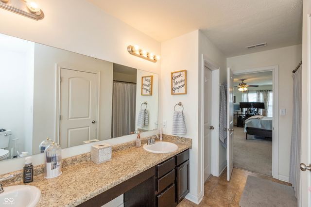 4674 Maplelawn Drive, Columbus, IN 47203