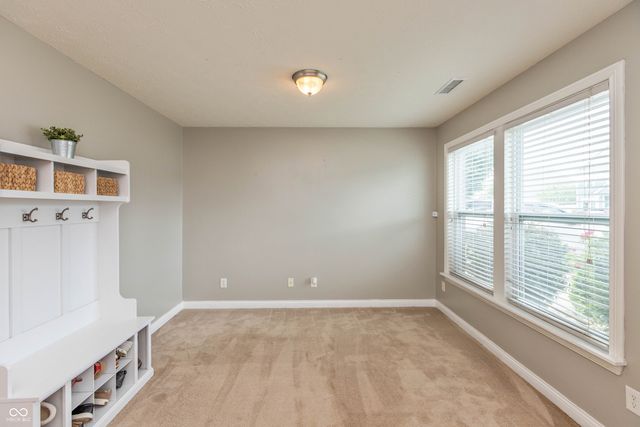 4674 Maplelawn Drive, Columbus, IN 47203