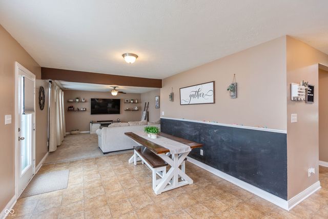 4674 Maplelawn Drive, Columbus, IN 47203
