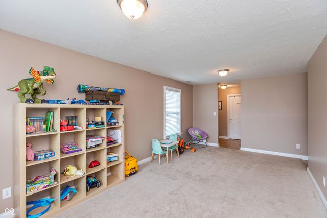 4674 Maplelawn Drive, Columbus, IN 47203
