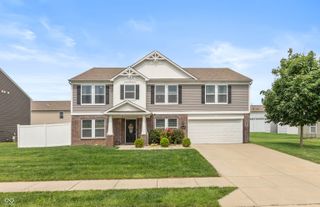 4674 Maplelawn Drive, Columbus, IN 47203