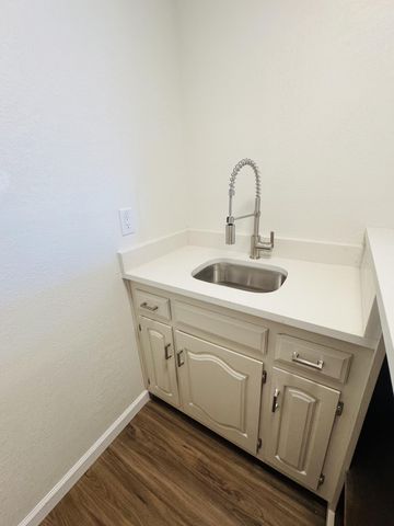 4707 Huntington Drive NE, Albuquerque, NM 87111
