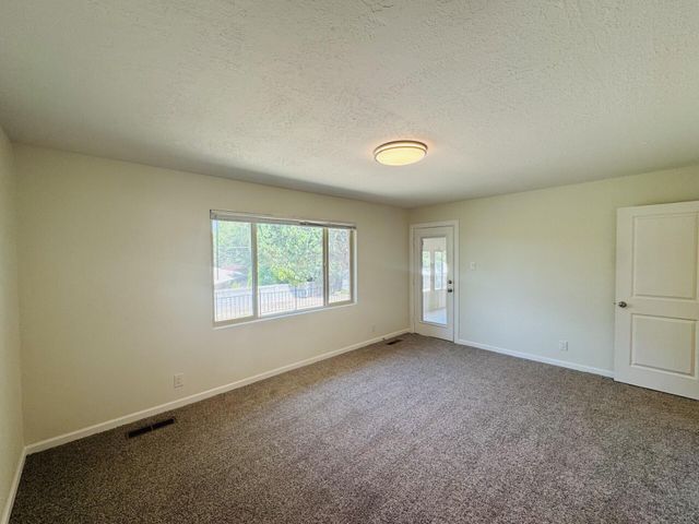 4707 Huntington Drive NE, Albuquerque, NM 87111
