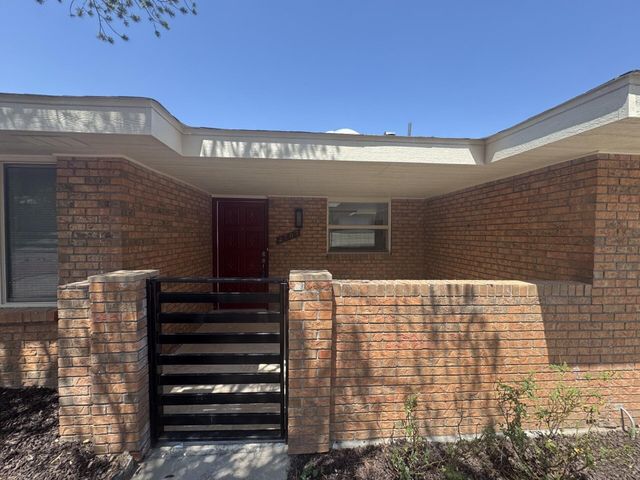 4707 Huntington Drive NE, Albuquerque, NM 87111