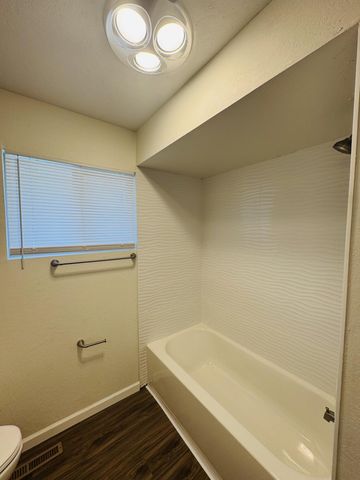 4707 Huntington Drive NE, Albuquerque, NM 87111
