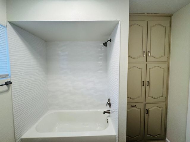 4707 Huntington Drive NE, Albuquerque, NM 87111