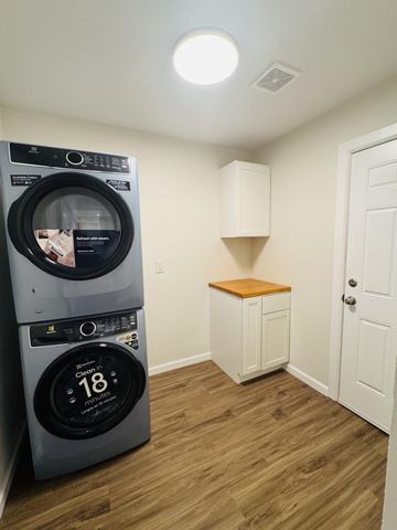 4707 Huntington Drive NE, Albuquerque, NM 87111