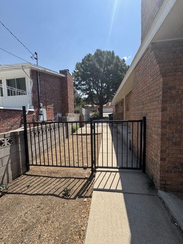 4707 Huntington Drive NE, Albuquerque, NM 87111
