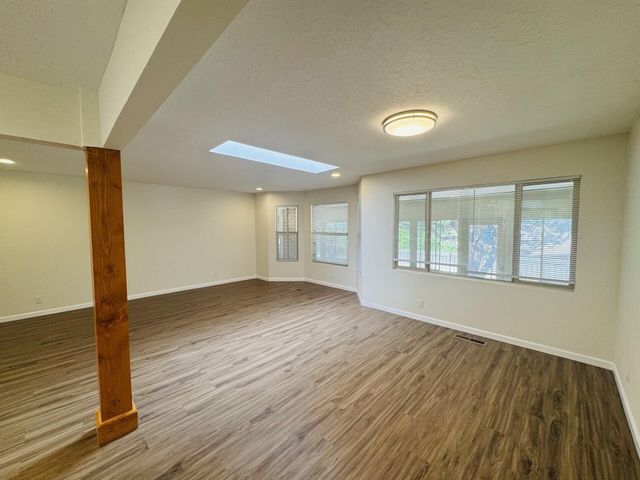 4707 Huntington Drive NE, Albuquerque, NM 87111