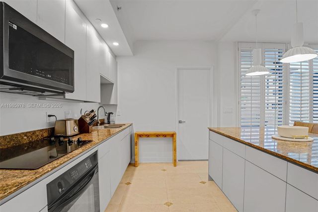 725 Crandon Blvd 203, Key Biscayne, FL 33149