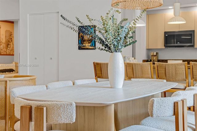 725 Crandon Blvd 203, Key Biscayne, FL 33149