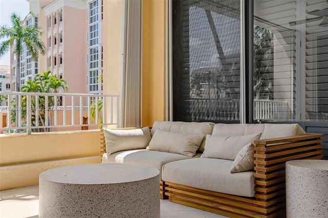 725 Crandon Blvd 203, Key Biscayne, FL 33149